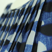 Laden Sie das Bild in den Galerie-Viewer, Second Hand BAUM UND PFERDGARTEN Plisseekleid Gr. 40 mehrfarbig gemustert Kleid (*)
