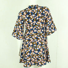 Laden Sie das Bild in den Galerie-Viewer, Second Hand MONKI Kleid Gr. 36 lila bunt gemustert (*)