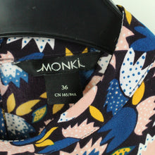 Laden Sie das Bild in den Galerie-Viewer, Second Hand MONKI Kleid Gr. 36 lila bunt gemustert (*)