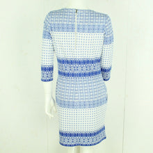 Laden Sie das Bild in den Galerie-Viewer, Second Hand SAINT TROPEZ Kleid Gr. M weiß blau gemustert (*)