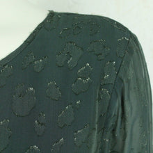 Laden Sie das Bild in den Galerie-Viewer, Second Hand SECOND FEMALE Kleid mit Seide Gr. XL grün gemustert Glitzer (*)