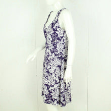 Laden Sie das Bild in den Galerie-Viewer, Vintage Midikleid Gr. L lila weiß gemustert Kleid