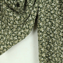 Laden Sie das Bild in den Galerie-Viewer, Vintage Culotte Gr. M grün geblümt High Waist Hose