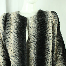 Laden Sie das Bild in den Galerie-Viewer, Second Hand BAND OF GYPSIES Fake Fur Jacke Gr. L schwarz nude gemustert (*)