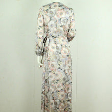 Laden Sie das Bild in den Galerie-Viewer, Second Hand DEA KUDIBAL Wickelkleid mit Seide Gr. L Seidenkleid geblümt NEU (*)