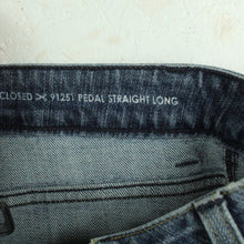 Laden Sie das Bild in den Galerie-Viewer, Second Hand CLOSED Jeans Gr. it. 44 (38) blau Mod. Pedal Straight Long (*)