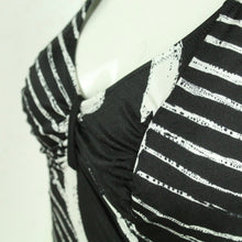 Laden Sie das Bild in den Galerie-Viewer, Vintage Badeanzug Gr. M schwarz weiß Crazy Pattern 80s 90s Beachwear