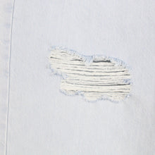 Laden Sie das Bild in den Galerie-Viewer, Second Hand BDG Jeans Gr. 28/32 hellblau Mod. Harri Low Rise Boyfriend (*)