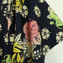 Laden Sie das Bild in den Galerie-Viewer, Vintage Kimono Gr. one size dunkelblau mehrfarbig gemustert