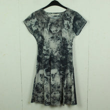 Laden Sie das Bild in den Galerie-Viewer, Second Hand FALL WINTER SPRING SUMMER Kleid Gr. S schwarz grau Skaterkleid (*)