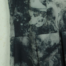 Laden Sie das Bild in den Galerie-Viewer, Second Hand FALL WINTER SPRING SUMMER Kleid Gr. S schwarz grau Skaterkleid (*)