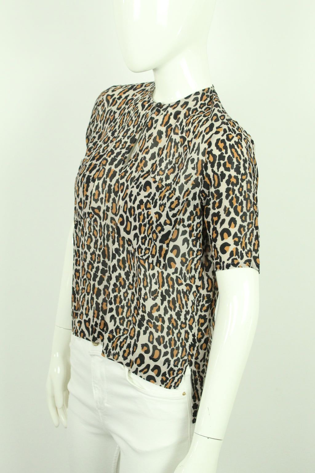 Seitenansicht Second Hand BAUM UND PFERDGARTEN Bluse mit Seide Leopardenmuster