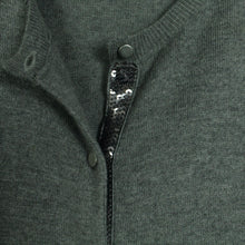Laden Sie das Bild in den Galerie-Viewer, Second Hand CUSTOMMADE Strickjacke Gr. S grau Strick mit Kaschmir (*)