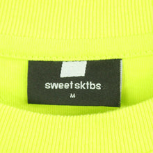 Laden Sie das Bild in den Galerie-Viewer, Second Hand SWEET SKTBS T-Shirt Gr. M gelb-grün mit Print (*)