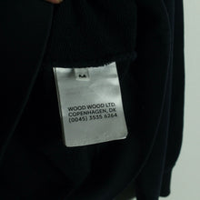 Laden Sie das Bild in den Galerie-Viewer, Second Hand WOOD WOOD Sweatshirt Gr. M blau mit Print (*)