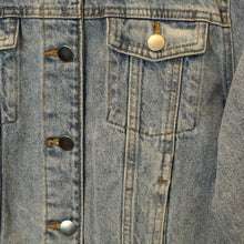 Laden Sie das Bild in den Galerie-Viewer, Second Hand LINDEX Jeansjacke Gr. S blau (*)