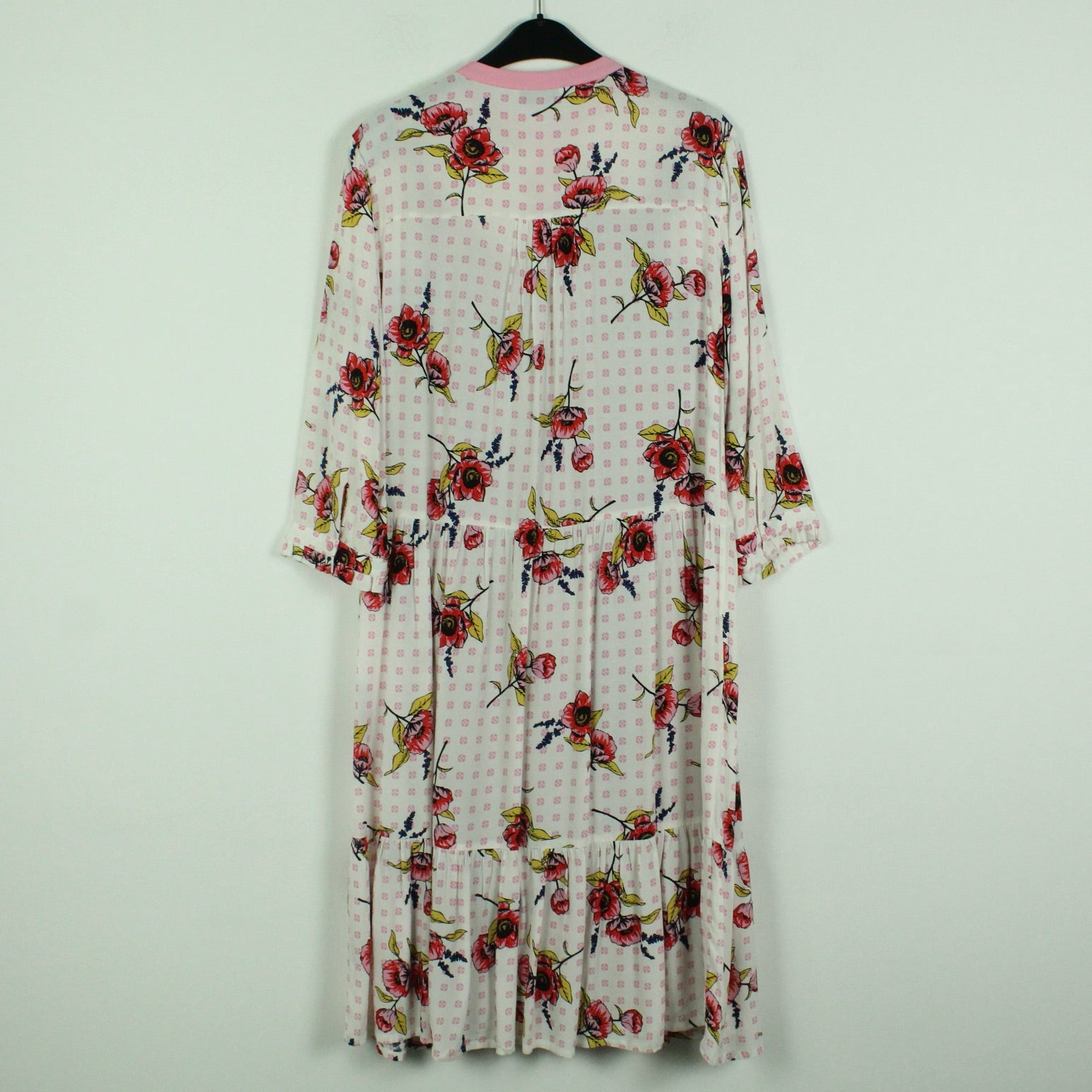 Rücksenansicht Second Hand MODSTRÖM Midikleid Gr. M weiß geblümt (*)