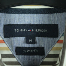 Laden Sie das Bild in den Galerie-Viewer, Second Hand TOMMY HILFIGER Hemd Gr. M weiß bunt gestreift langarm (*)