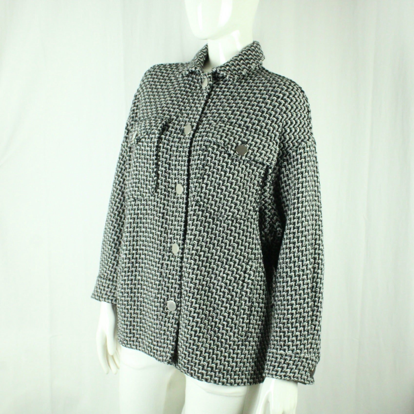 Second Hand ZARA Hemdjacke Gr. M grau weiß schwarz gemustert (*)