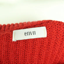 Laden Sie das Bild in den Galerie-Viewer, Second Hand ENVII Pullover Gr. S rot uni Strick (*)