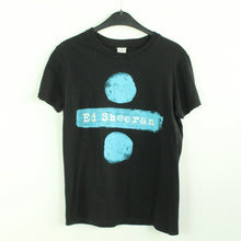 Laden Sie das Bild in den Galerie-Viewer, Vintage ED SHEERAN T-Shirt / Bandshirt Gr. S schwarz mit Print und Backprint DIVIDE TOUR (*)