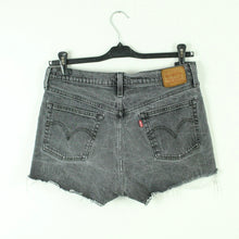 Laden Sie das Bild in den Galerie-Viewer, Second Hand LEVI&#39;S PREMIUM Jeansshorts W30 grau Mod. 501 Denim Shorts (*)