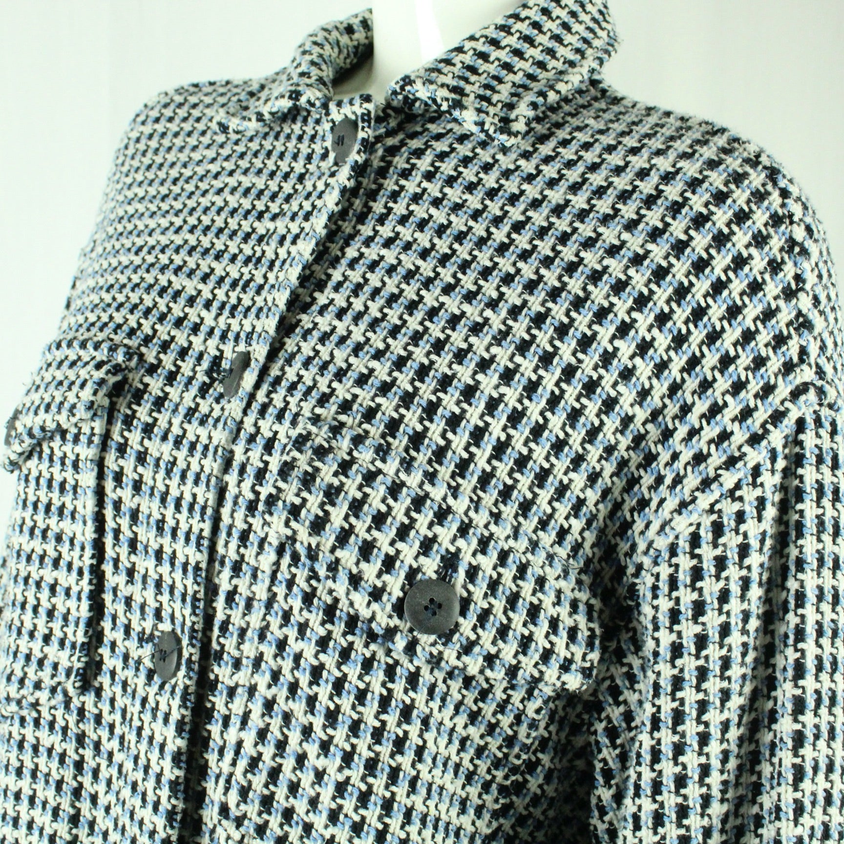 Second Hand ZARA Hemdjacke Gr. S weiß schwarz blau gemustert (*)