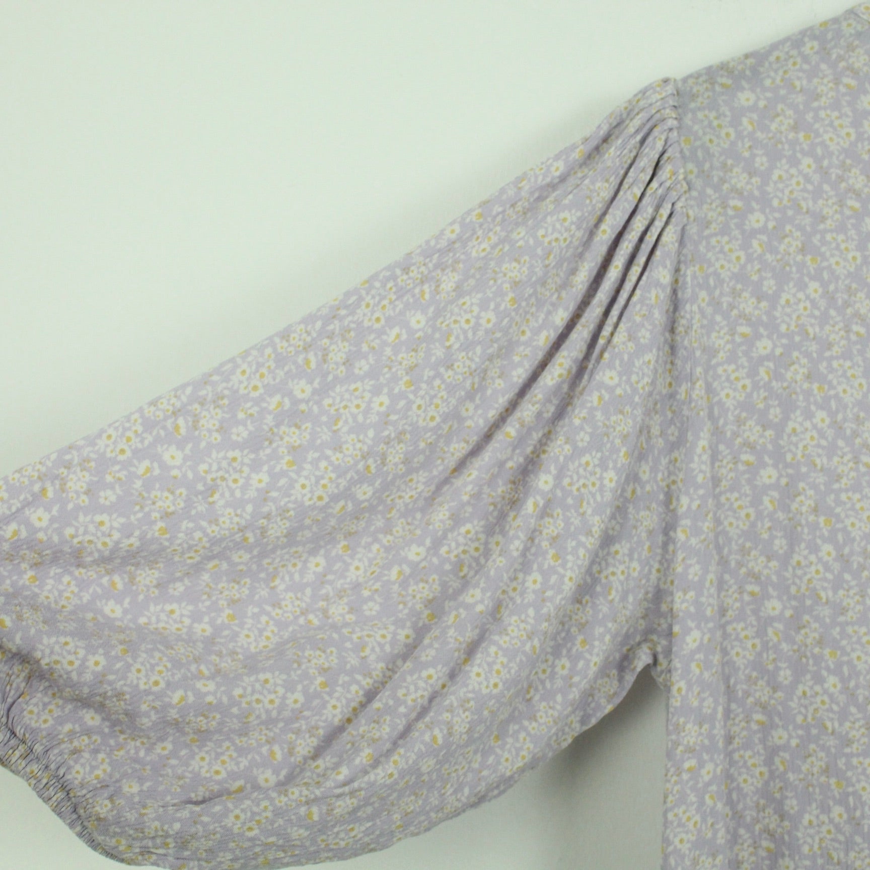 Second Hand SISTERS POINT Kleid Gr. M flieder weiß geblümt (*)