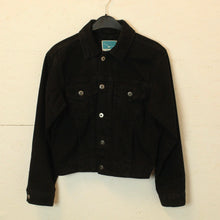 Laden Sie das Bild in den Galerie-Viewer, Second Hand TWIN TIP Jeansjacke Gr. S schwarz (*)