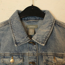 Laden Sie das Bild in den Galerie-Viewer, Second Hand LINDEX Jeansjacke Gr. S blau (*)
