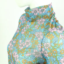 Laden Sie das Bild in den Galerie-Viewer, Second Hand BAUM UND PFERDGARTEN Mesh Shirt Gr. S blau floral gemustert  (*)