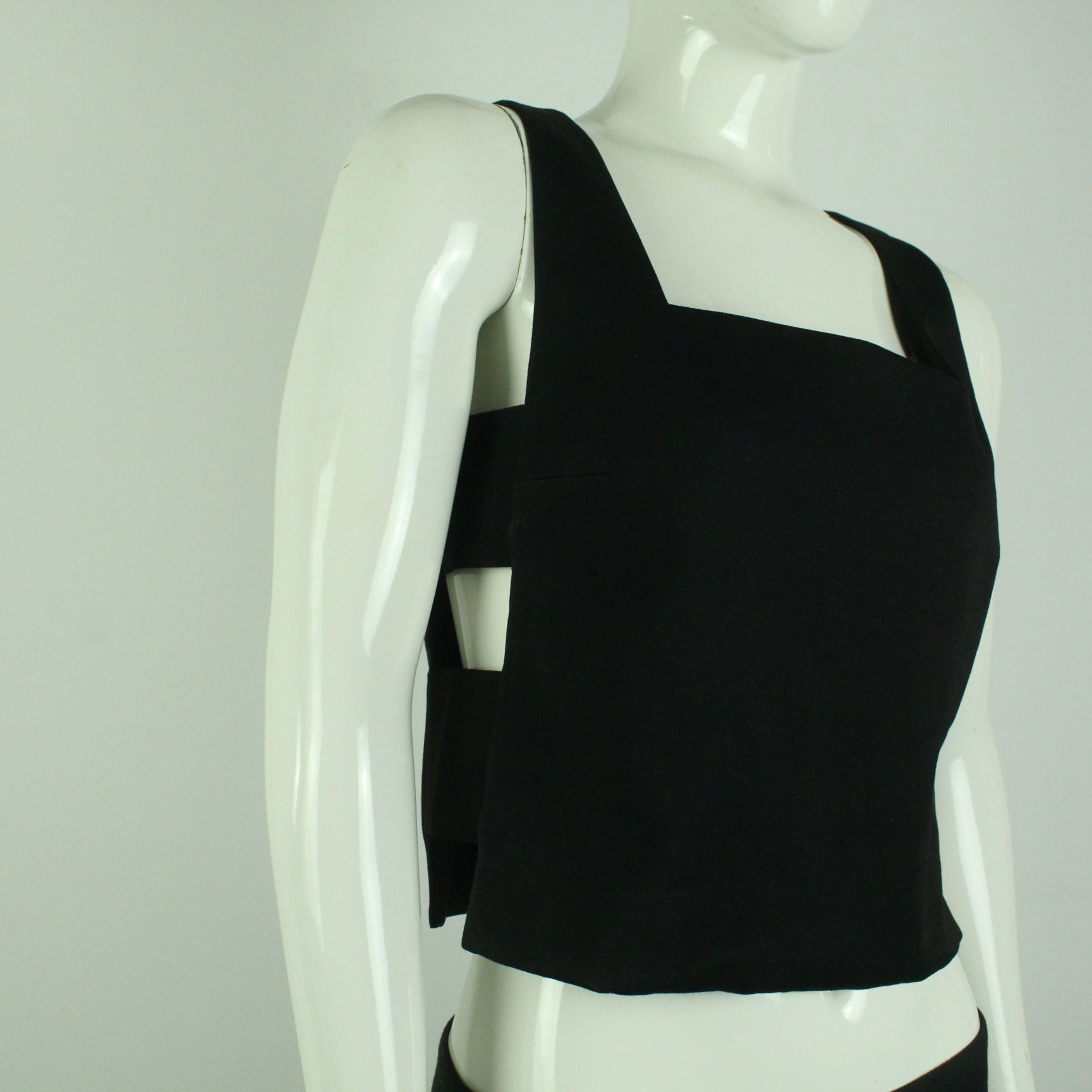 Second Hand BA&SH Top Gr. 1 schwarz uni Cut Outs (*)