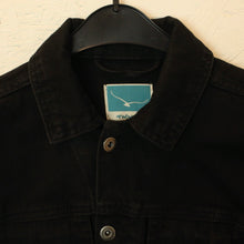 Laden Sie das Bild in den Galerie-Viewer, Second Hand TWIN TIP Jeansjacke Gr. S schwarz (*)