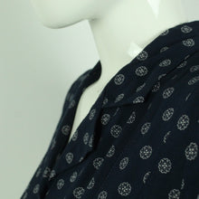 Laden Sie das Bild in den Galerie-Viewer, Vintage Midikleid Gr. M blau weiß gemustert Kleid (*)