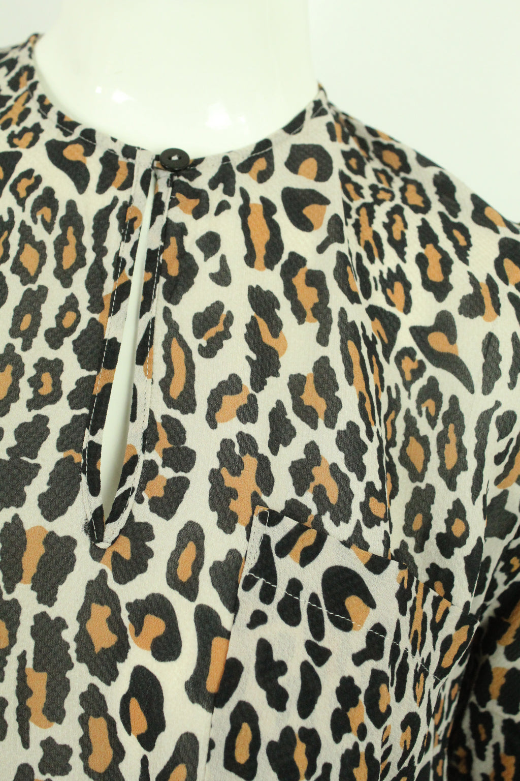 Second Hand BAUM UND PFERDGARTEN Bluse Gr. 38 mit Seide Animalprint (*)