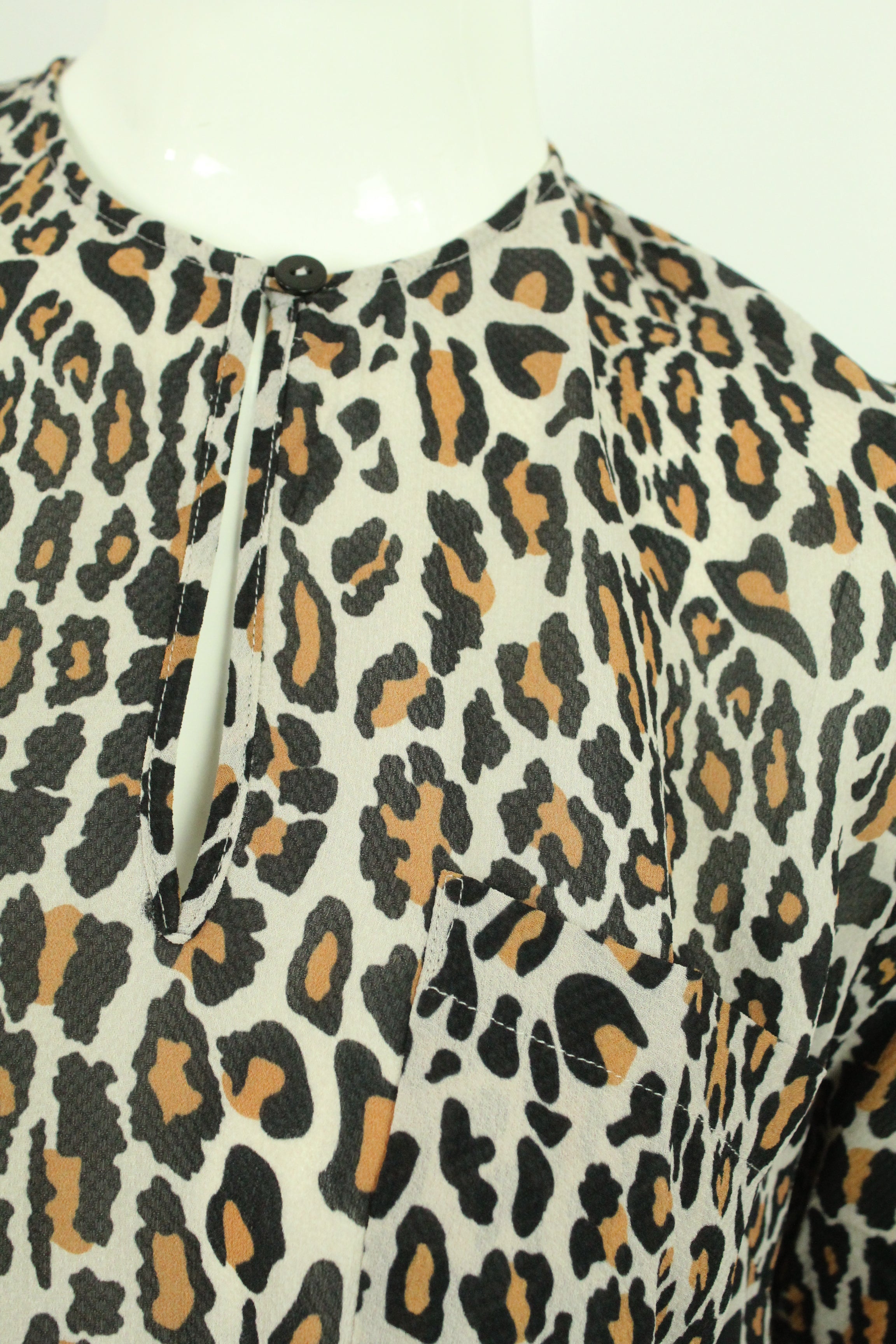 Second Hand BAUM UND PFERDGARTEN Bluse Gr. 38 mit Seide Animalprint (*)