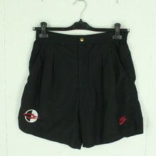 Laden Sie das Bild in den Galerie-Viewer, Vintage NIKE Sportshorts Gr. M schwarz mit Stickerei Shorts