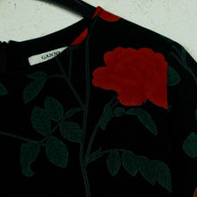 Laden Sie das Bild in den Galerie-Viewer, Second Hand GANNI Kleid Gr. 38 schwarz mehrfarbig geblümt (*)