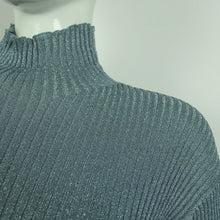 Laden Sie das Bild in den Galerie-Viewer, Second Hand BAUM UND PFERDGARTEN Strickkleid Gr. M hellblau Glitzer (*)
