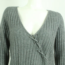 Laden Sie das Bild in den Galerie-Viewer, Second Hand BAUM UND PFERDGARTEN Pullover Gr. M grau V-Neck Strick (*)