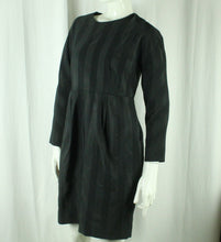 Laden Sie das Bild in den Galerie-Viewer, Second Hand COS Kleid Gr. 42 schwarz gestreift 3/4-Arm (*)