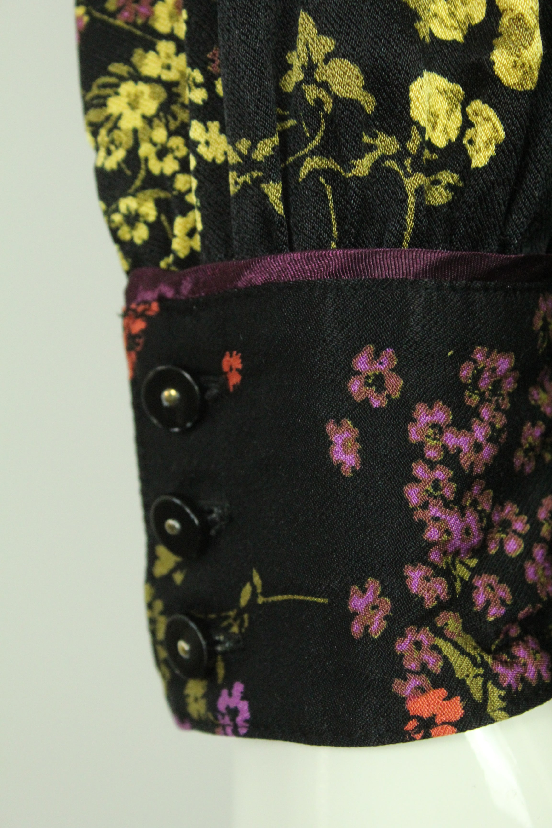Second Hand BAUM UND PFERDGARTEN Bluse Gr. 40 schwarz bunt geblümt (*)