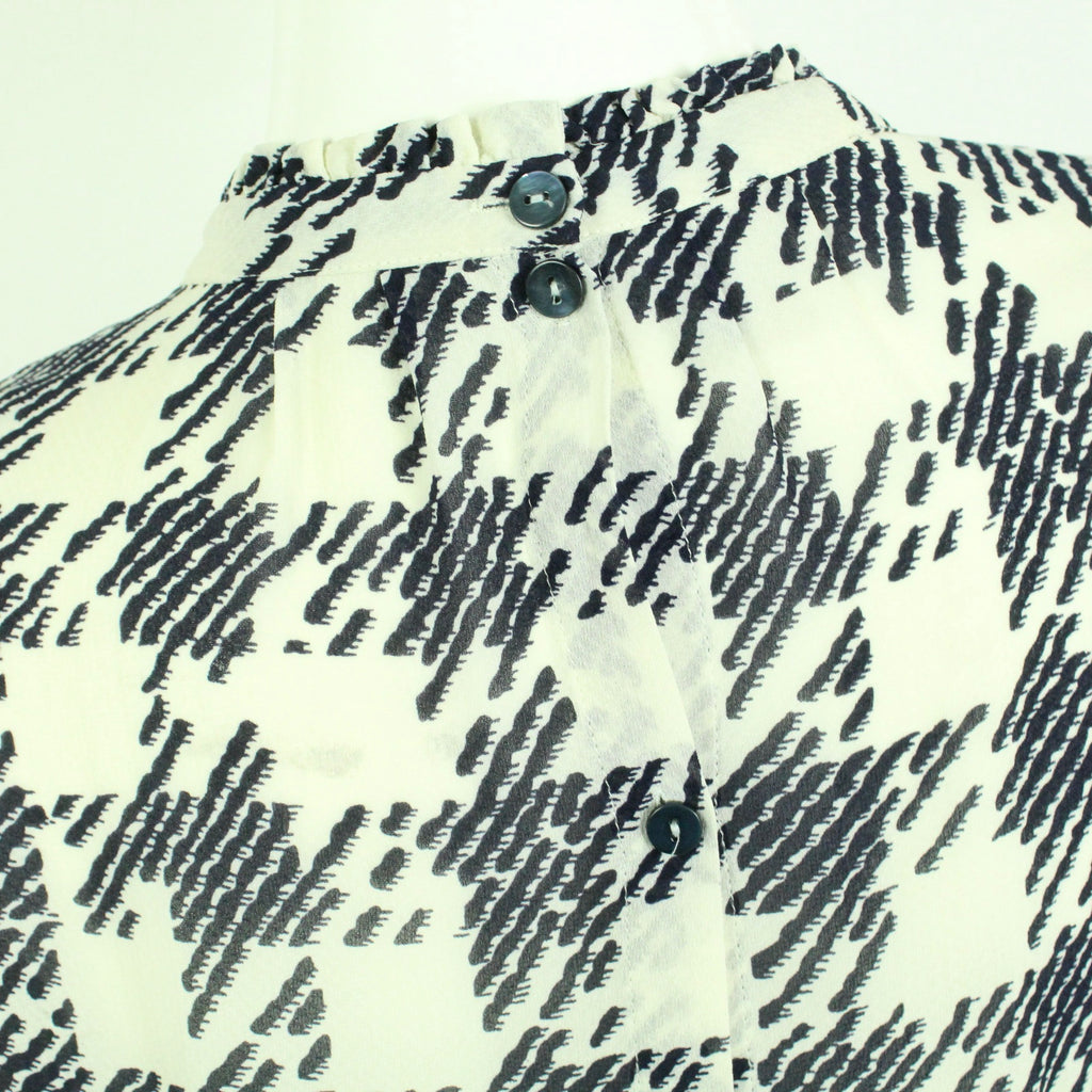 Second Hand BAUM UND PFERDGARTEN Bluse Gr. 40 weiß blau gemustert  (*)