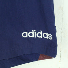 Laden Sie das Bild in den Galerie-Viewer, Vintage ADIDAS Sportshorts Gr. L blau lila mit Logo Stickerei Shorts