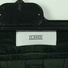 Laden Sie das Bild in den Galerie-Viewer, Second Hand CLOSED Jeans Gr. W31 grün uni Samt (*)