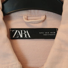 Laden Sie das Bild in den Galerie-Viewer, Second Hand ZARA Jeansjacke Gr. S rosa Jacke (*)