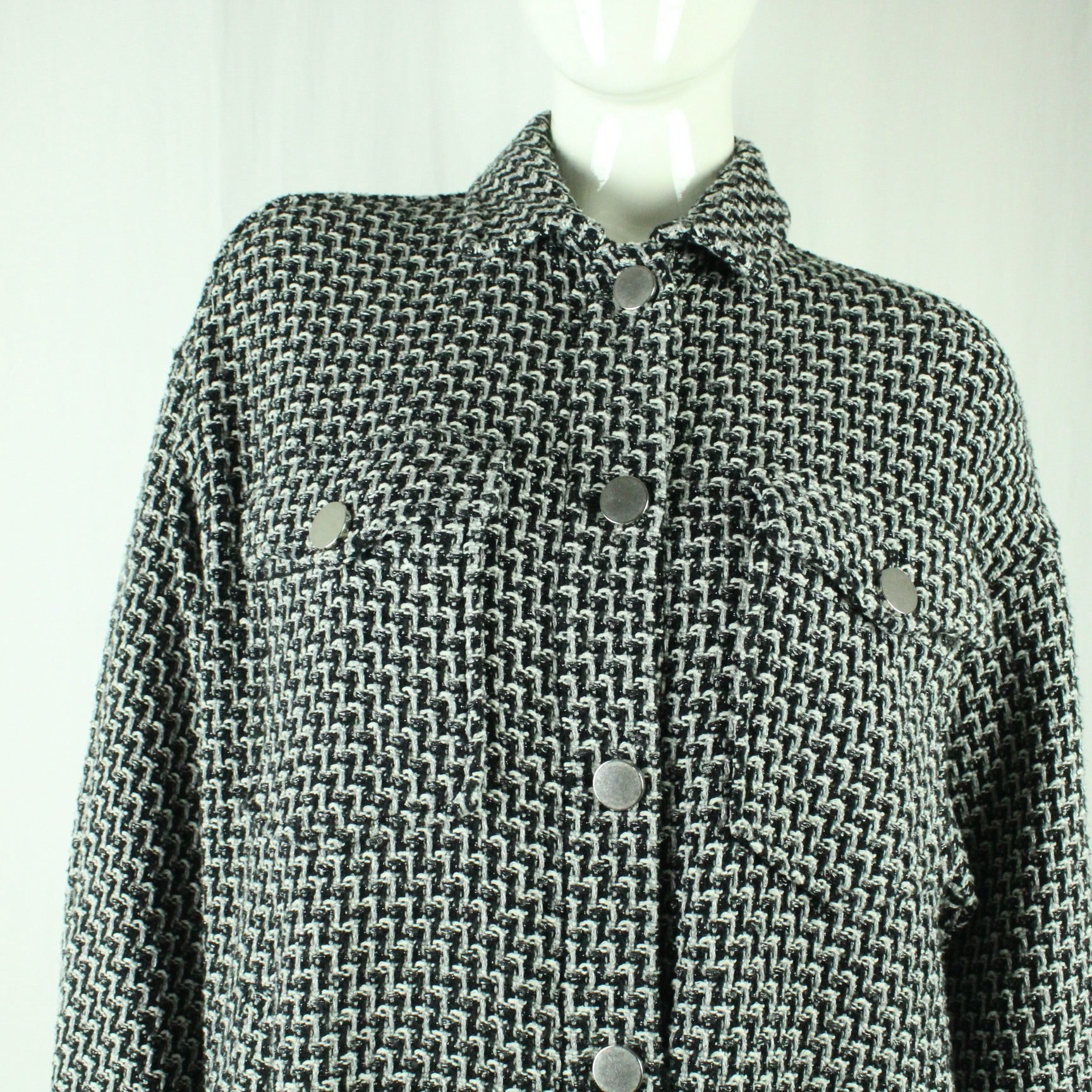 Second Hand ZARA Hemdjacke Gr. M grau weiß schwarz gemustert (*)