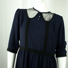 Laden Sie das Bild in den Galerie-Viewer, Second Hand LITTLE WHITE LIES Kleid Gr. L dunkelblau schwarz (*)