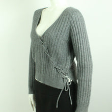 Laden Sie das Bild in den Galerie-Viewer, Second Hand BAUM UND PFERDGARTEN Pullover Gr. M grau V-Neck Strick (*)