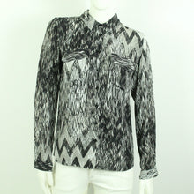 Laden Sie das Bild in den Galerie-Viewer, Second Hand KAREN BY SIMONSEN Bluse Gr. 40 schwarz gemustert Modell Telena Shirt (*)